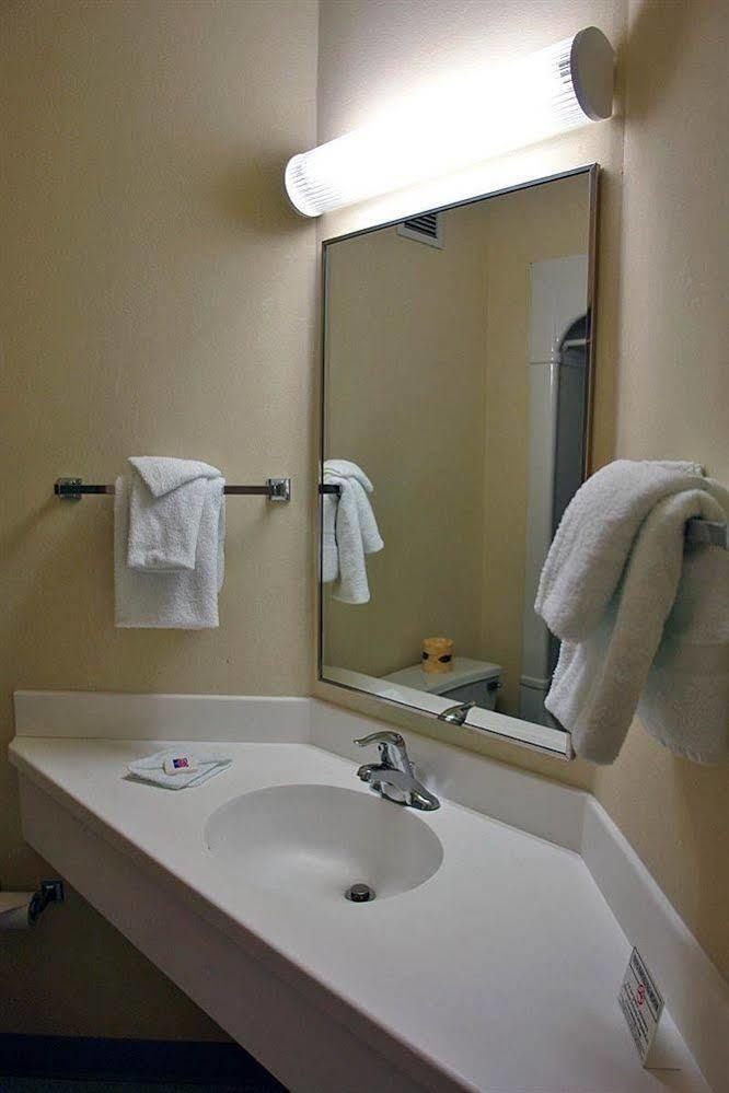モーテル 6 ロンドン エクステリア 写真